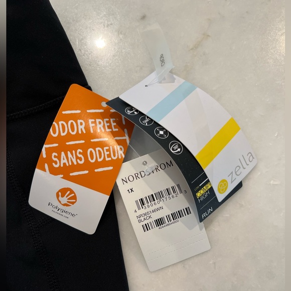 Zella Leggings Plus size 1X. NWT - Picture 2 of 3